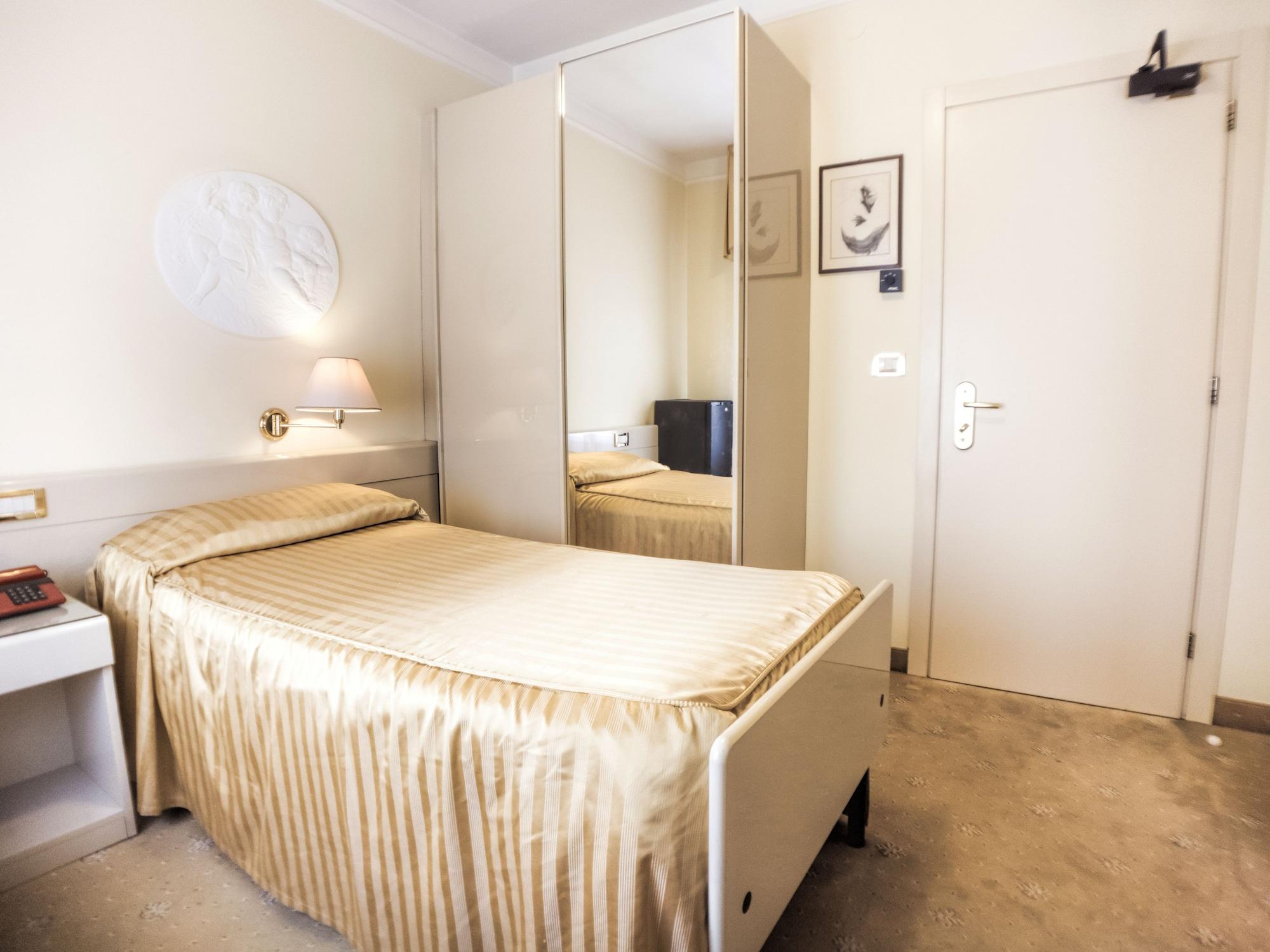 Hotel Aurora Terme アーバノ・テルメ エクステリア 写真