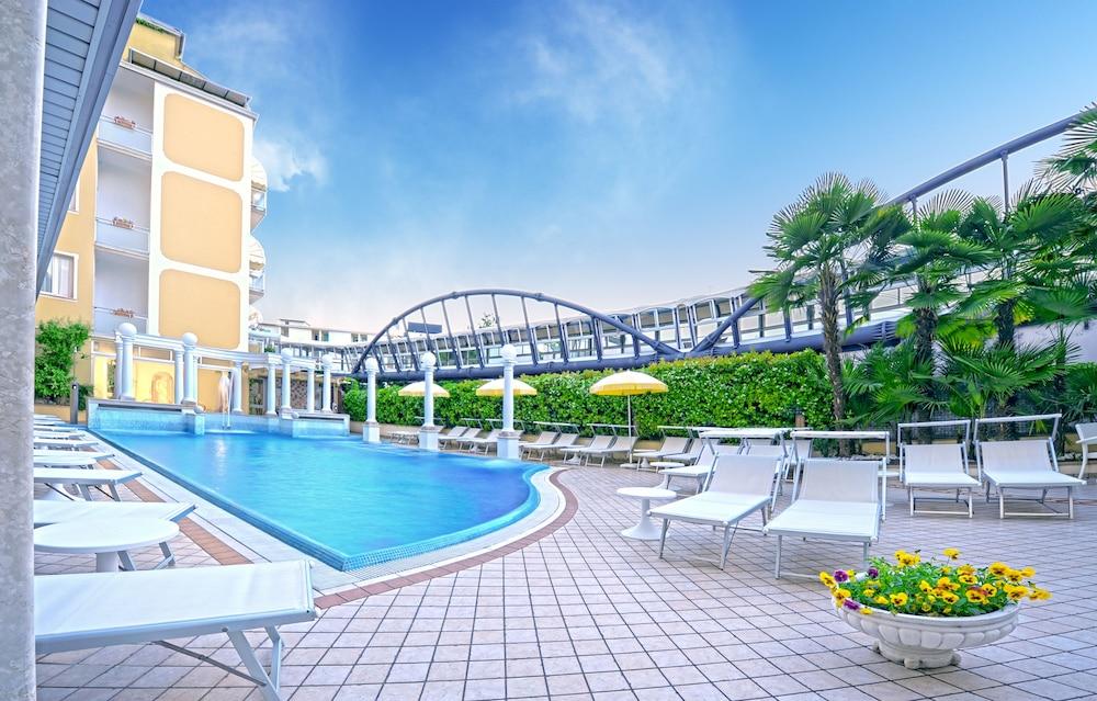 Hotel Aurora Terme アーバノ・テルメ エクステリア 写真