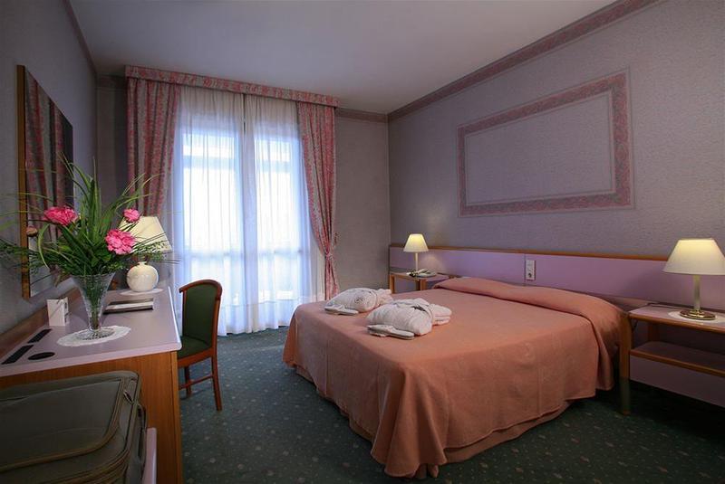 Hotel Aurora Terme アーバノ・テルメ エクステリア 写真